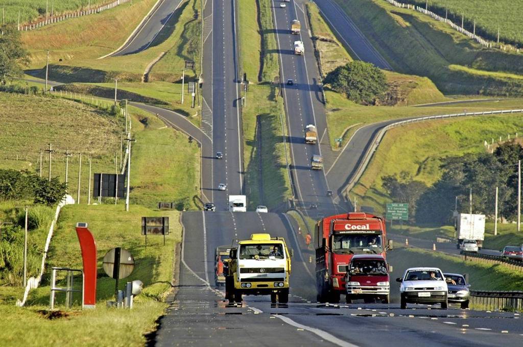 Rodovia Anhanguera Coronavírus faz circulação de veículos cair pela metade no Brasil