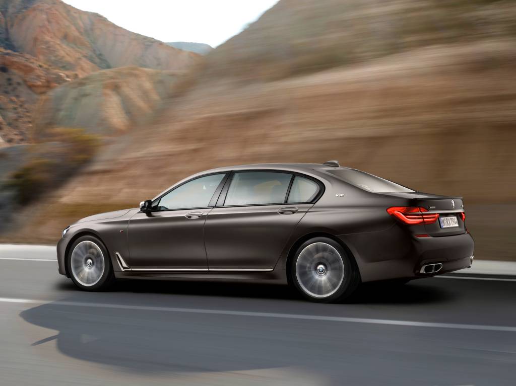 BMW M760Li 3 BMW M760Li 3