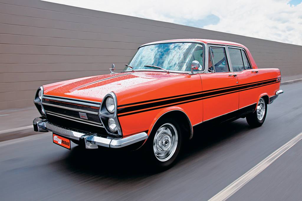 Esplanada GTX modelo 1969 da Chrysler, testado pela revista Quatro Rodas Esplanada GTX modelo 1969 da Chrysler, testado pela revista Quatro Rodas