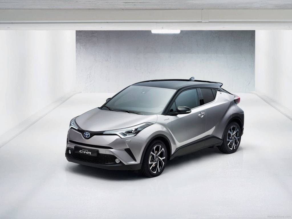 Toyota revela C-HR e surpreende com motorização híbrida