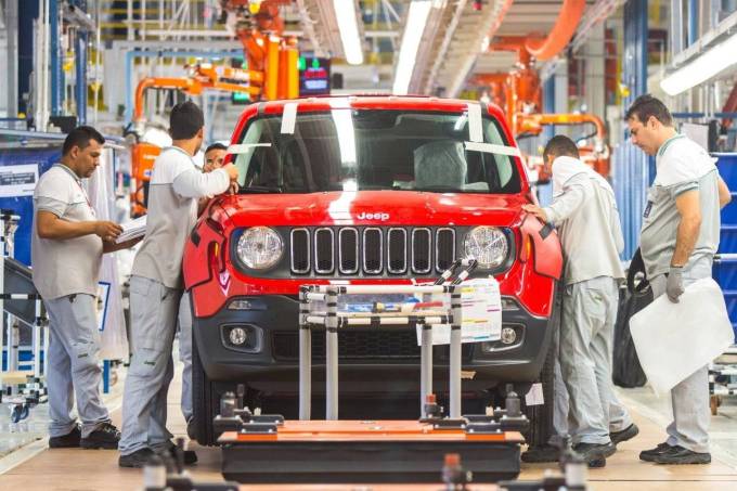 Linha de montagem do Jeep Renegade em Goiana (PE)