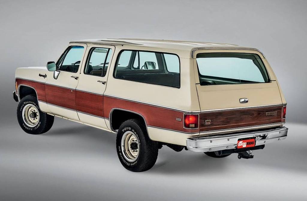 A oitava geração foi produzida de 1973 a 1991. Carregava até nove passageiros