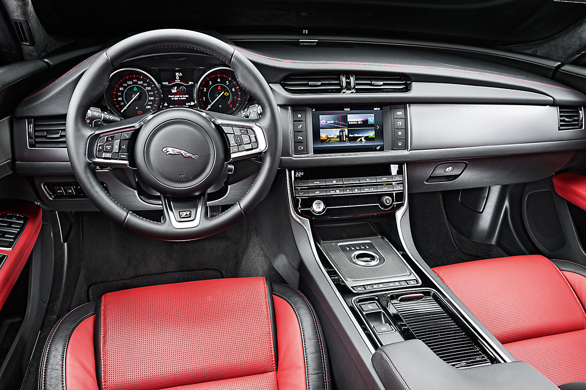 Jaguar XF