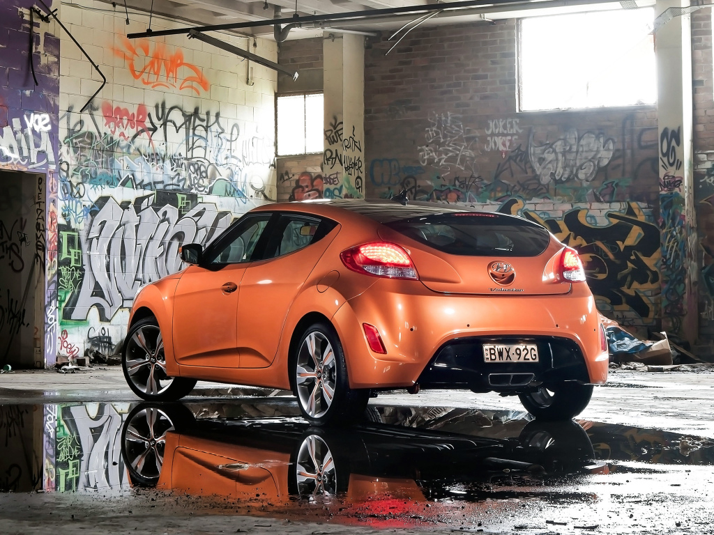 57164bee82bee1142b014d03hyundai-veloster-2.jpeg