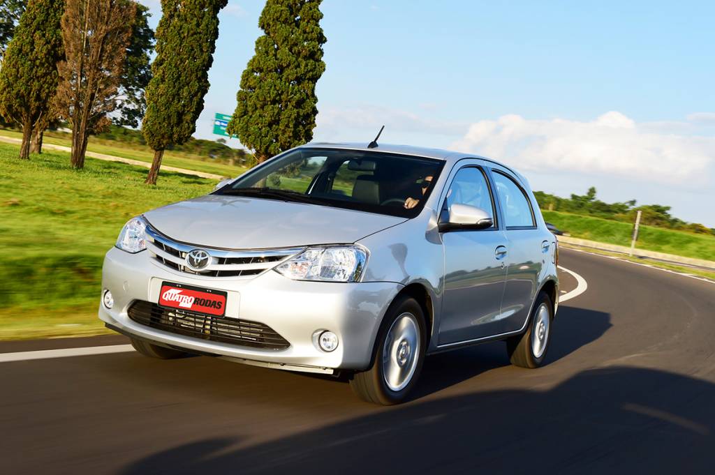 5716725982bee1142b0152c3leo1.jpeg Recall: Toyota chama 380.000 Corolla, Etios e Hilux por falha em airbags