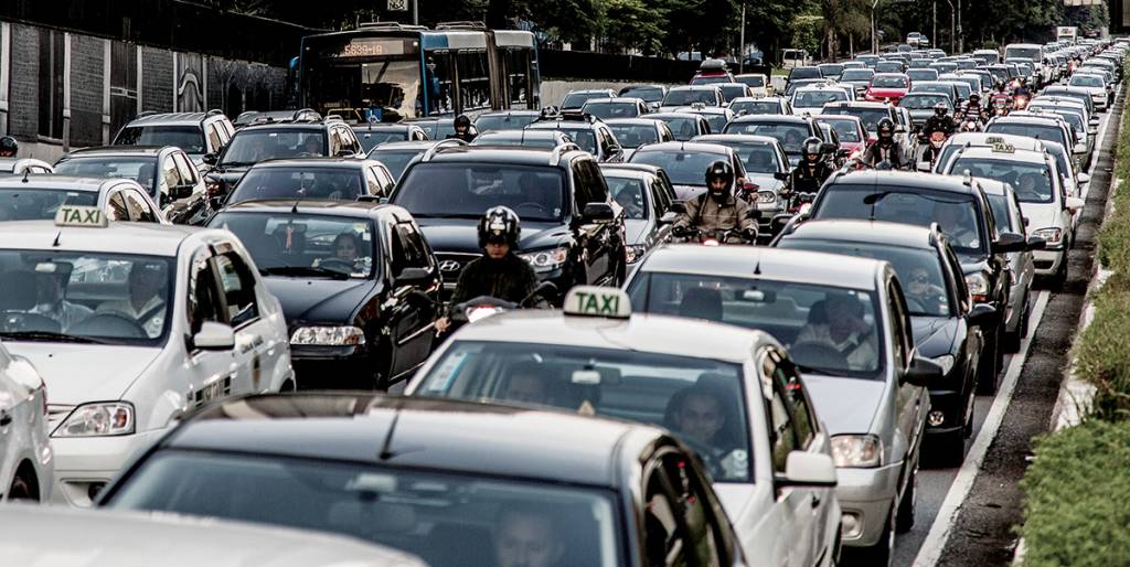 Trânsito em São Paulo São Paulo perde posições no ranking mundial de congestionamentos