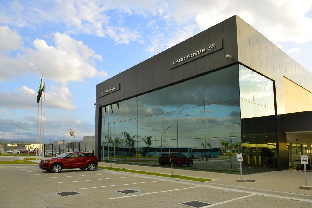Fábrica Jaguar Land Rover Jaguar Land Rover inaugura fábrica brasileira no RJ