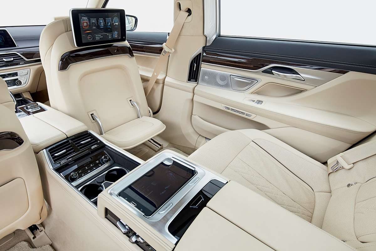 BMW_750Li_XDrive-119