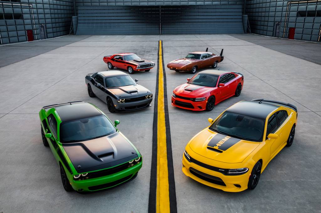 Dodge homenageia o passado com os novos Challenger T/A e Charger Daytona