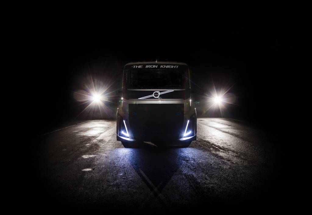 Volvo quer bater recorde mundial de velocidade com caminhão de 2.433 cv