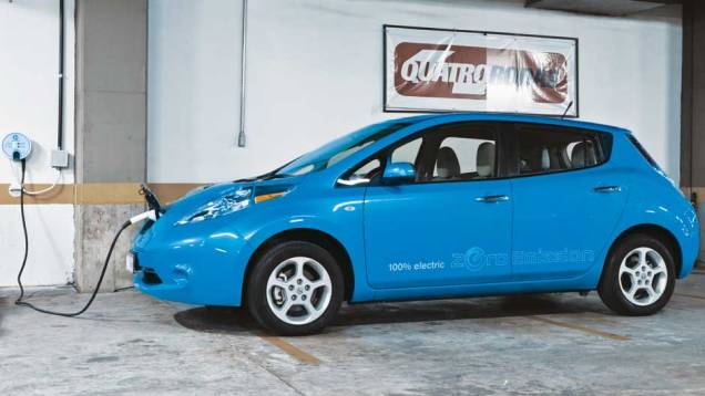 Sono reparador: a estação de recarga instalada pela Nissan em nossa garagem foi a parada obrigatória do Leaf antes de cada noite de sono | <a href="https://preprod.quatrorodas.abril.com.br/salao-do-automovel/2012/carros/leaf-703954.shtml" rel="migration">Leia mais</a> Sono reparador: a estação de recarga instalada pela Nissan em nossa garagem foi a parada obrigatória do Leaf antes de cada noite de sono | <a href="https://preprod.quatrorodas.abril.com.br/salao-do-automovel/2012/carros/leaf-703954.shtml" rel="migration">Leia mais</a>