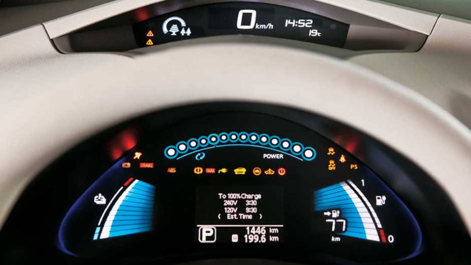 Nissan Leaf | <a href="https://preprod.quatrorodas.abril.com.br/salao-do-automovel/2012/carros/leaf-703954.shtml" rel="migration">Leia mais</a>