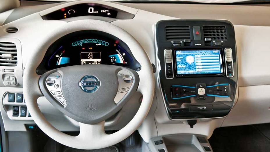 Nissan Leaf | <a href="https://preprod.quatrorodas.abril.com.br/salao-do-automovel/2012/carros/leaf-703954.shtml" rel="migration">Leia mais</a>