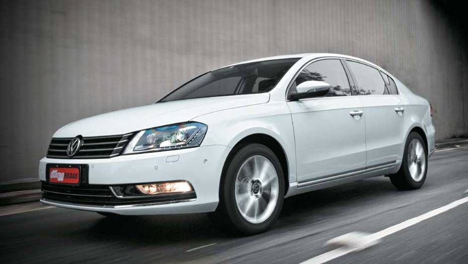 Custo-benef&iacute;cio para combater rivais como o Hyundai Sonata <a href="https://preprod.quatrorodas.abril.com.br/carros/testes/volkswagen-passat-2-0-tsi-633827.shtml" target="_blank" title="Passat" rel="migration">(clique aqui e saiba mais sobre o Passat)</a>
