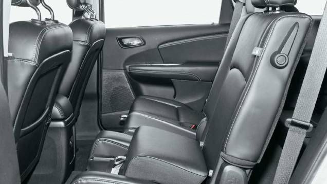 ... adaptáveis para as crianças e... | <a href="https://preprod.quatrorodas.abril.com.br/carros/testes/fiat-freemont-640712.shtml" rel="migration">Leia mais</a> ... adaptáveis para as crianças e... | <a href="https://preprod.quatrorodas.abril.com.br/carros/testes/fiat-freemont-640712.shtml" rel="migration">Leia mais</a>