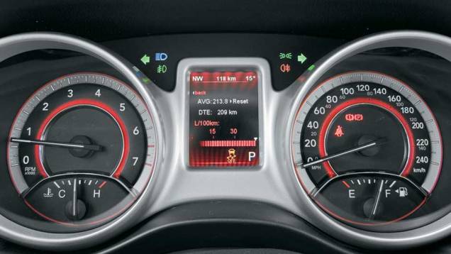 Visor central, no painel, e... | <a href="https://preprod.quatrorodas.abril.com.br/carros/testes/fiat-freemont-640712.shtml" rel="migration">Leia mais</a> Visor central, no painel, e... | <a href="https://preprod.quatrorodas.abril.com.br/carros/testes/fiat-freemont-640712.shtml" rel="migration">Leia mais</a>