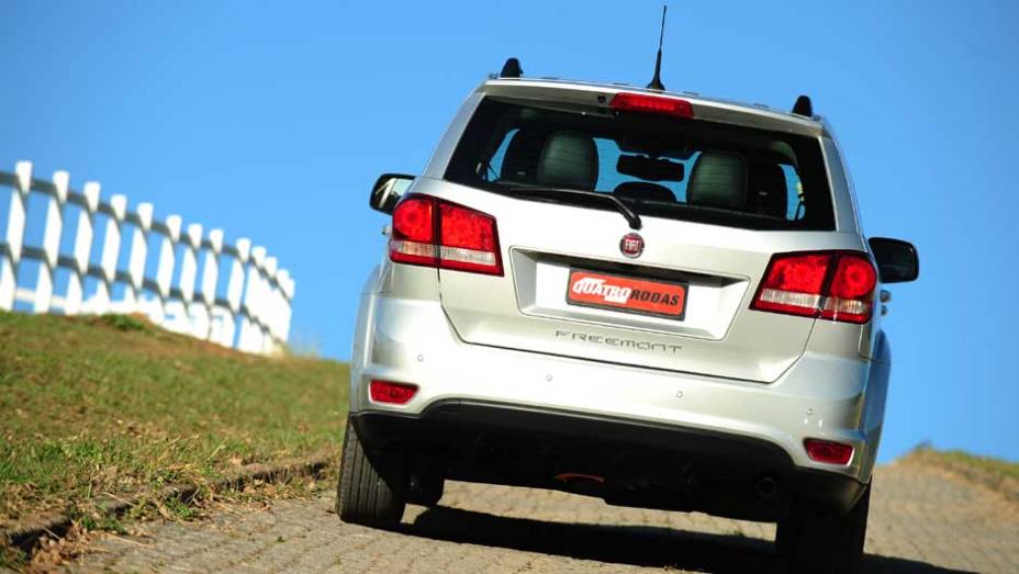 <a href="https://preprod.quatrorodas.abril.com.br/carros/testes/fiat-freemont-640712.shtml" rel="migration">Leia mais</a>
