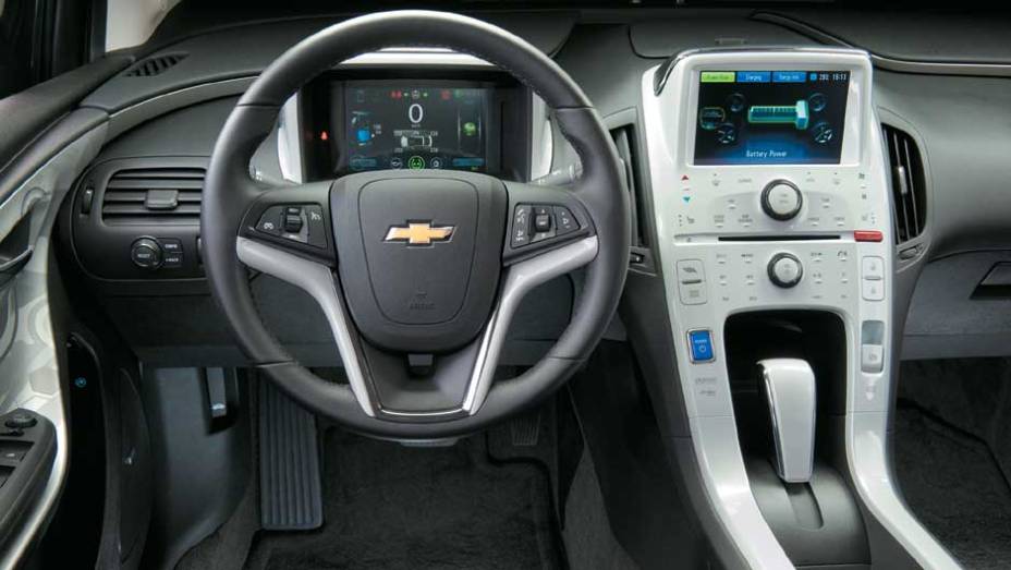 Encarando o futuro: só o volante é convencional | <a href="https://preprod.quatrorodas.abril.com.br/carros/chevrolet-volt-637764.shtml" rel="migration">Leia mais</a>