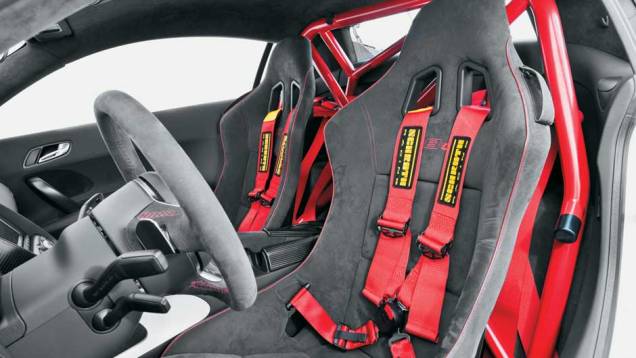 Cintos têm quatro pontos de apoio | <a href="https://preprod.quatrorodas.abril.com.br/carros/testes/aud-r8-gt-641441.shtml" rel="migration">Leia mais</a> Cintos têm quatro pontos de apoio | <a href="https://preprod.quatrorodas.abril.com.br/carros/testes/aud-r8-gt-641441.shtml" rel="migration">Leia mais</a>