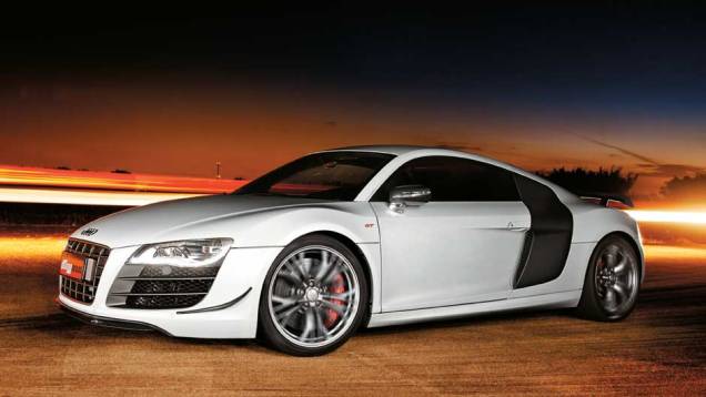 Os designers aperfeiçoaram a aerodinâmica da carroceria | <a href="https://preprod.quatrorodas.abril.com.br/carros/testes/aud-r8-gt-641441.shtml" rel="migration">Leia mais</a> Os designers aperfeiçoaram a aerodinâmica da carroceria | <a href="https://preprod.quatrorodas.abril.com.br/carros/testes/aud-r8-gt-641441.shtml" rel="migration">Leia mais</a>