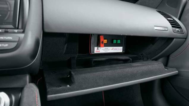 Caixa-preta registra o funcionamento do carro | <a href="https://preprod.quatrorodas.abril.com.br/carros/testes/aud-r8-gt-641441.shtml" rel="migration">Leia mais</a> Caixa-preta registra o funcionamento do carro | <a href="https://preprod.quatrorodas.abril.com.br/carros/testes/aud-r8-gt-641441.shtml" rel="migration">Leia mais</a>