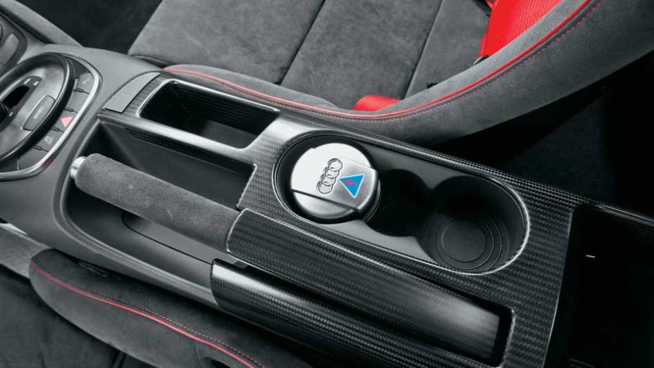 No console h&aacute; uma chave geral | <a href="https://preprod.quatrorodas.abril.com.br/carros/testes/aud-r8-gt-641441.shtml" rel="migration">Leia mais</a>