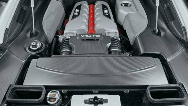 O V10 ganhou novos componentes | <a href="https://preprod.quatrorodas.abril.com.br/carros/testes/aud-r8-gt-641441.shtml" rel="migration">Leia mais</a> O V10 ganhou novos componentes | <a href="https://preprod.quatrorodas.abril.com.br/carros/testes/aud-r8-gt-641441.shtml" rel="migration">Leia mais</a>