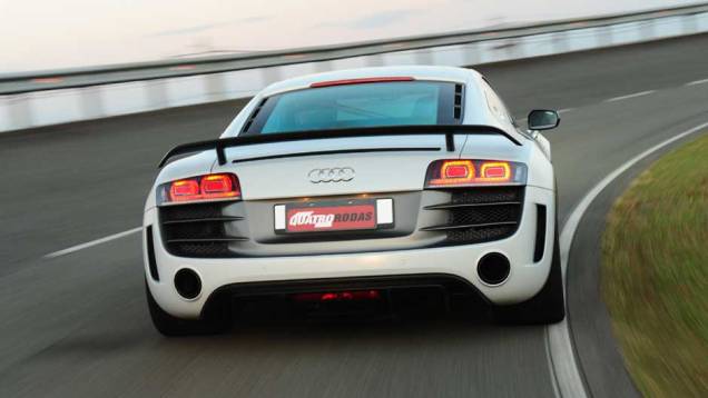 <a href="https://preprod.quatrorodas.abril.com.br/carros/testes/aud-r8-gt-641441.shtml" rel="migration">Leia mais</a> <a href="https://preprod.quatrorodas.abril.com.br/carros/testes/aud-r8-gt-641441.shtml" rel="migration">Leia mais</a>