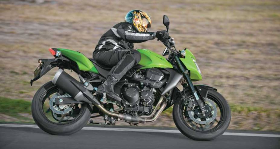 O design da Z750 ainda &eacute; mais atual qua o da Hornet