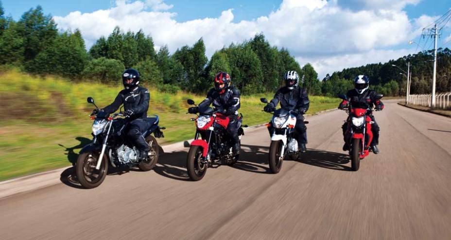 Fazer, Comet, CB e Next: nuas, mas com asas aerodinâmicas | <a href="https://preprod.quatrorodas.abril.com.br/moto/testes/dafra-next-250-x-honda-cb-300r-x-kasinski-comet-gt-250-x-yamaha-fazer-250-693582.shtml" rel="migration">Leia mais</a>