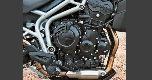 Três cilindros em linha, 799 cc, refrigerado a água: 95 cv a 9 300 rpm | <a href="https://preprod.quatrorodas.abril.com.br/moto/testes/triumph-tiger-800-xc-695513.shtml" rel="migration">Leia mais</a> Três cilindros em linha, 799 cc, refrigerado a água: 95 cv a 9 300 rpm | <a href="https://preprod.quatrorodas.abril.com.br/moto/testes/triumph-tiger-800-xc-695513.shtml" rel="migration">Leia mais</a>