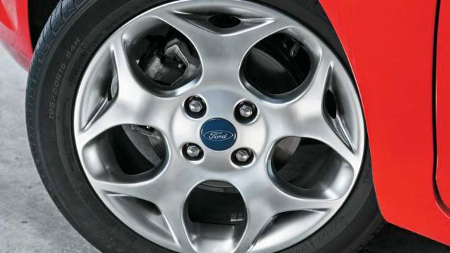<a href="https://preprod.quatrorodas.abril.com.br/carros/comparativos/ford-new-fiesta-x-chevrolet-sonic-699387.shtml" rel="migration">Leia mais</a> <a href="https://preprod.quatrorodas.abril.com.br/carros/comparativos/ford-new-fiesta-x-chevrolet-sonic-699387.shtml" rel="migration">Leia mais</a>