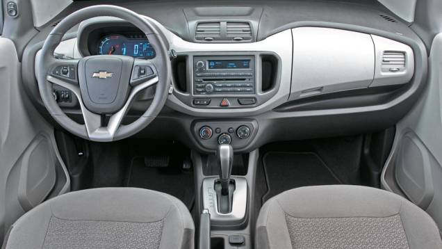 Spin tem interior mais moderno que o da rival | <a href="https://preprod.quatrorodas.abril.com.br/carros/comparativos/chevrolet-spin-x-nissan-grand-livina-700392.shtml" rel="migration">Leia o comparativo</a> - <a href="https://preprod.quatrorodas.abril.com.br/galerias/nissan/grand-livina-ed" rel="migration"></a> Spin tem interior mais moderno que o da rival | <a href="https://preprod.quatrorodas.abril.com.br/carros/comparativos/chevrolet-spin-x-nissan-grand-livina-700392.shtml" rel="migration">Leia o comparativo</a> - <a href="https://preprod.quatrorodas.abril.com.br/galerias/nissan/grand-livina-ed" rel="migration"></a>