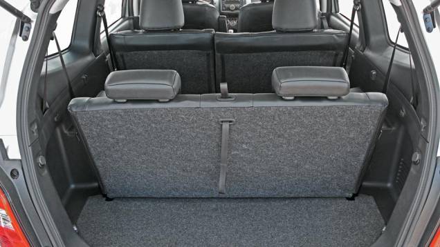 Banco traseiro é totalmente rebatível... | <a href="https://preprod.quatrorodas.abril.com.br/carros/comparativos/chevrolet-spin-x-nissan-grand-livina-700392.shtml" rel="migration">Leia o comparativo</a> - <a href="https://preprod.quatrorodas.abril.com.br/galerias/chevrolet/spin-" rel="migration"></a> Banco traseiro é totalmente rebatível... | <a href="https://preprod.quatrorodas.abril.com.br/carros/comparativos/chevrolet-spin-x-nissan-grand-livina-700392.shtml" rel="migration">Leia o comparativo</a> - <a href="https://preprod.quatrorodas.abril.com.br/galerias/chevrolet/spin-" rel="migration"></a>