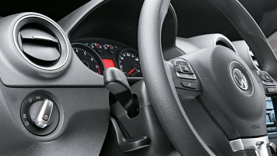 Novos botões e saídas de ar | <a href="https://preprod.quatrorodas.abril.com.br/carros/testes/vw-gol-699508.shtml" rel="migration">Leia mais</a> Novos botões e saídas de ar | <a href="https://preprod.quatrorodas.abril.com.br/carros/testes/vw-gol-699508.shtml" rel="migration">Leia mais</a>