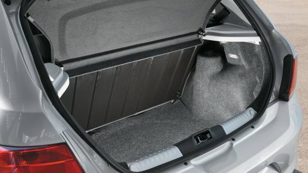 Porta-malas tem capacidade de 285 litros | <a href="https://preprod.quatrorodas.abril.com.br/carros/testes/vw-gol-699508.shtml" rel="migration">Leia mais</a> Porta-malas tem capacidade de 285 litros | <a href="https://preprod.quatrorodas.abril.com.br/carros/testes/vw-gol-699508.shtml" rel="migration">Leia mais</a>