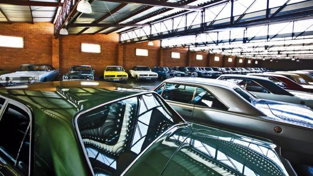 Entre os mais de 40 carros, um de cada ano | <a href="https://preprod.quatrorodas.abril.com.br/reportagens/geral/museu-dodge-699798.shtml" rel="migration">Leia mais</a> Entre os mais de 40 carros, um de cada ano | <a href="https://preprod.quatrorodas.abril.com.br/reportagens/geral/museu-dodge-699798.shtml" rel="migration">Leia mais</a>