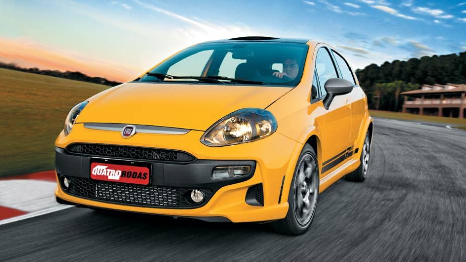 Versão T-Jet ganhou novos adereços para diferenciá-la | <a href="https://preprod.quatrorodas.abril.com.br/carros/testes/fiat-punto-699955.shtml" rel="migration">Leia mais</a>