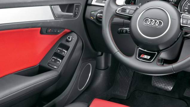 ...o S5 é um esportivo de verdade | <a href="https://preprod.quatrorodas.abril.com.br/carros/testes/audi-s5-700509.shtml" rel="migration">Leia mais</a> ...o S5 é um esportivo de verdade | <a href="https://preprod.quatrorodas.abril.com.br/carros/testes/audi-s5-700509.shtml" rel="migration">Leia mais</a>