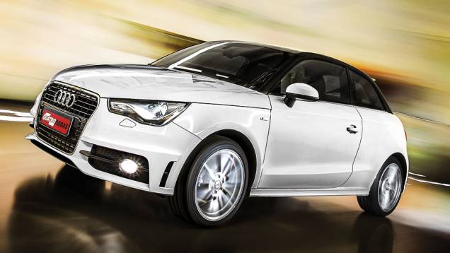 Versão Sport tem para-choque frontal exclusivo | <a href="https://preprod.quatrorodas.abril.com.br/carros/testes/audi-a1-sport-704018.shtml" rel="migration">Leia mais</a> Versão Sport tem para-choque frontal exclusivo | <a href="https://preprod.quatrorodas.abril.com.br/carros/testes/audi-a1-sport-704018.shtml" rel="migration">Leia mais</a>