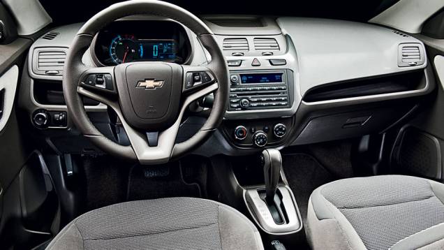 Transmissão automática sequencial conta com um botão seletor na alavanca | <a href="https://preprod.quatrorodas.abril.com.br/carros/testes/chevrolet-cobalt-ltz-1-8-automatico-703934.shtml" rel="migration">Leia mais</a> | <a href="https://preprod.quatrorodas.abril.com.br/car" rel="migration"></a> Transmissão automática sequencial conta com um botão seletor na alavanca | <a href="https://preprod.quatrorodas.abril.com.br/carros/testes/chevrolet-cobalt-ltz-1-8-automatico-703934.shtml" rel="migration">Leia mais</a> | <a href="https://preprod.quatrorodas.abril.com.br/car" rel="migration"></a>