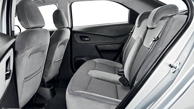 Falta encosto e cinto de 3 pontos atrás | <a href="https://preprod.quatrorodas.abril.com.br/carros/testes/chevrolet-cobalt-ltz-1-8-automatico-703934.shtml" rel="migration">Leia mais</a> | <a href="https://preprod.quatrorodas.abril.com.br/carros/comparativos/sedas-automaticos-cobalt-x-s" rel="migration"></a> Falta encosto e cinto de 3 pontos atrás | <a href="https://preprod.quatrorodas.abril.com.br/carros/testes/chevrolet-cobalt-ltz-1-8-automatico-703934.shtml" rel="migration">Leia mais</a> | <a href="https://preprod.quatrorodas.abril.com.br/carros/comparativos/sedas-automaticos-cobalt-x-s" rel="migration"></a>