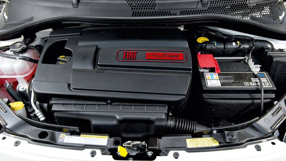 Motor 1.4 trabalha em alto giro | <a href="https://preprod.quatrorodas.abril.com.br/carros/impressoes/fiat-500-cabrio-714977.shtml" rel="migration">Leia mais</a>