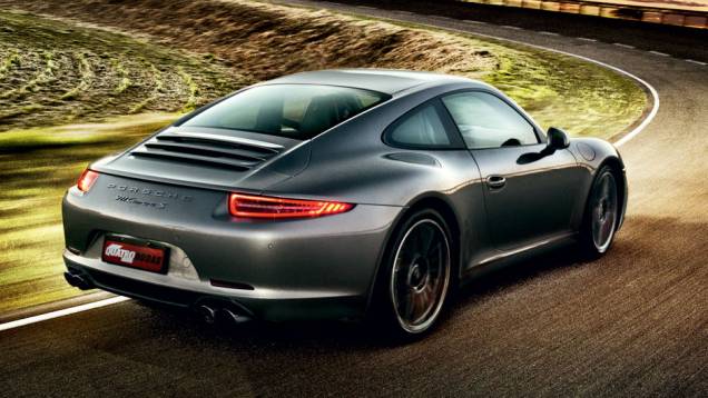 A principal mudança está na traseira, sem alterar a essência do design clássico | <a href="https://preprod.quatrorodas.abril.com.br/carros/testes/porsche-911-carrera-s-716751.shtml" rel="migration">Leia mais</a> A principal mudança está na traseira, sem alterar a essência do design clássico | <a href="https://preprod.quatrorodas.abril.com.br/carros/testes/porsche-911-carrera-s-716751.shtml" rel="migration">Leia mais</a>