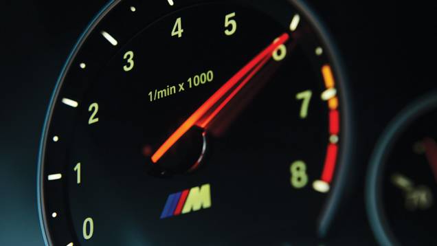 O V8 gera 560 cv a 6 000 rpm | <a href="https://preprod.quatrorodas.abril.com.br/carros/comparativos/bmw-m5-x-mercedes-benz-63-amg-737606.shtml" rel="migration">Leia mais</a> O V8 gera 560 cv a 6 000 rpm | <a href="https://preprod.quatrorodas.abril.com.br/carros/comparativos/bmw-m5-x-mercedes-benz-63-amg-737606.shtml" rel="migration">Leia mais</a>