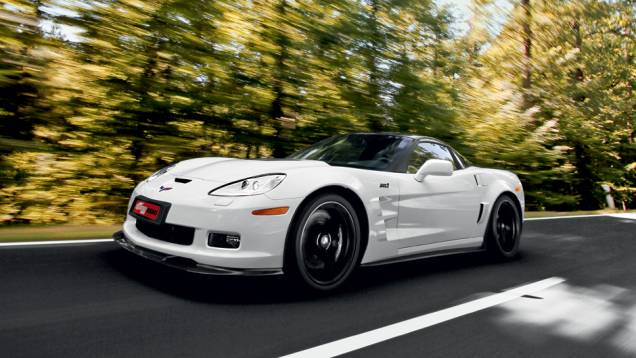 O motor atual é uma derivação do V8 que estreou em 1955 | <a href="https://preprod.quatrorodas.abril.com.br/carros/impressoes/chevrolet-corvette-zr1-736869.shtml" rel="migration">Leia mais</a> O motor atual é uma derivação do V8 que estreou em 1955 | <a href="https://preprod.quatrorodas.abril.com.br/carros/impressoes/chevrolet-corvette-zr1-736869.shtml" rel="migration">Leia mais</a>