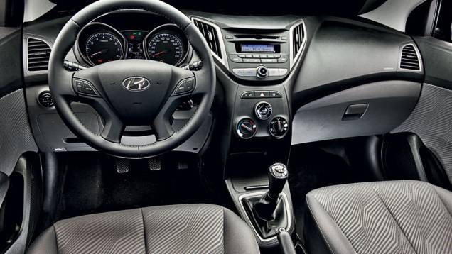 Cabine é um dos destaques do novo Hyundai: bem decorada e com esmero na montagem, permite ao HB20 encarar rivais premium | <a href="https://preprod.quatrorodas.abril.com.br/carros/testes/hyundai-hb20-1-0-1-6-714843.shtml" rel="migration">Leia mais</a> Cabine é um dos destaques do novo Hyundai: bem decorada e com esmero na montagem, permite ao HB20 encarar rivais premium | <a href="https://preprod.quatrorodas.abril.com.br/carros/testes/hyundai-hb20-1-0-1-6-714843.shtml" rel="migration">Leia mais</a>