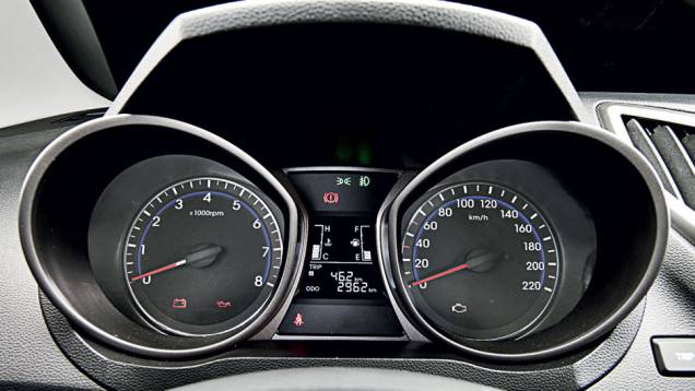 Painel com canhões projetados lembram o do New Fiesta | <a href="https://preprod.quatrorodas.abril.com.br/carros/testes/hyundai-hb20-1-0-1-6-714843.shtml" rel="migration">Leia mais</a> Painel com canhões projetados lembram o do New Fiesta | <a href="https://preprod.quatrorodas.abril.com.br/carros/testes/hyundai-hb20-1-0-1-6-714843.shtml" rel="migration">Leia mais</a>