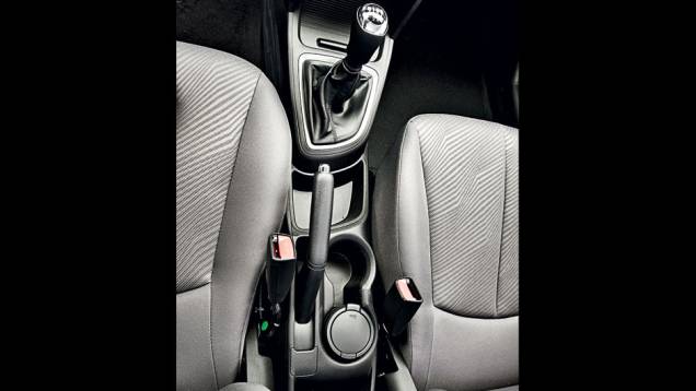 Console facilita a vida a bordo | <a href="https://preprod.quatrorodas.abril.com.br/carros/testes/hyundai-hb20-1-0-1-6-714843.shtml" rel="migration">Leia mais</a> Console facilita a vida a bordo | <a href="https://preprod.quatrorodas.abril.com.br/carros/testes/hyundai-hb20-1-0-1-6-714843.shtml" rel="migration">Leia mais</a>