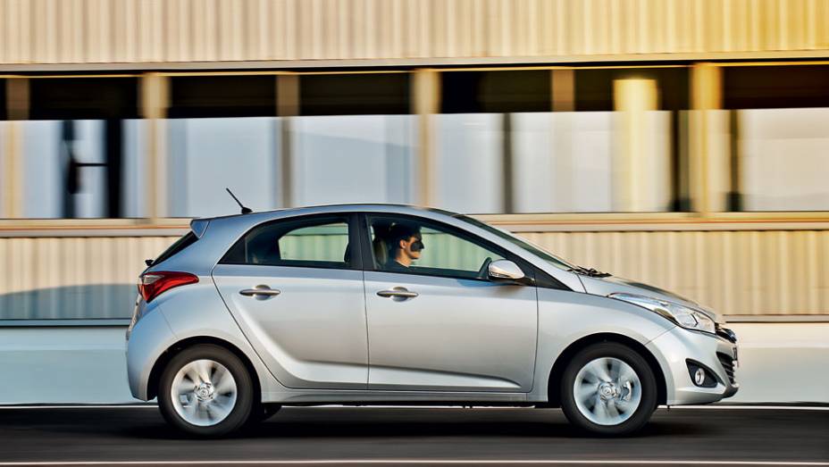 Vincos e volumes: a escultura fluida da Hyundai agora nos pequenos | <a href="https://preprod.quatrorodas.abril.com.br/carros/testes/hyundai-hb20-1-0-1-6-714843.shtml" rel="migration">Leia mais</a>